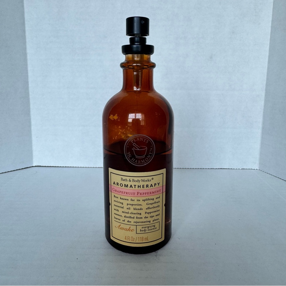 Bath & Body Works Aromatherapy Peppermint Grapefruit Energizing Body Essence